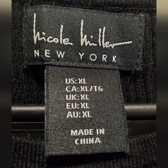 NICOLE MILLER | Black Short Sleeves Bodycon Knitted Dress in Size Medium - Picture 2 of 7